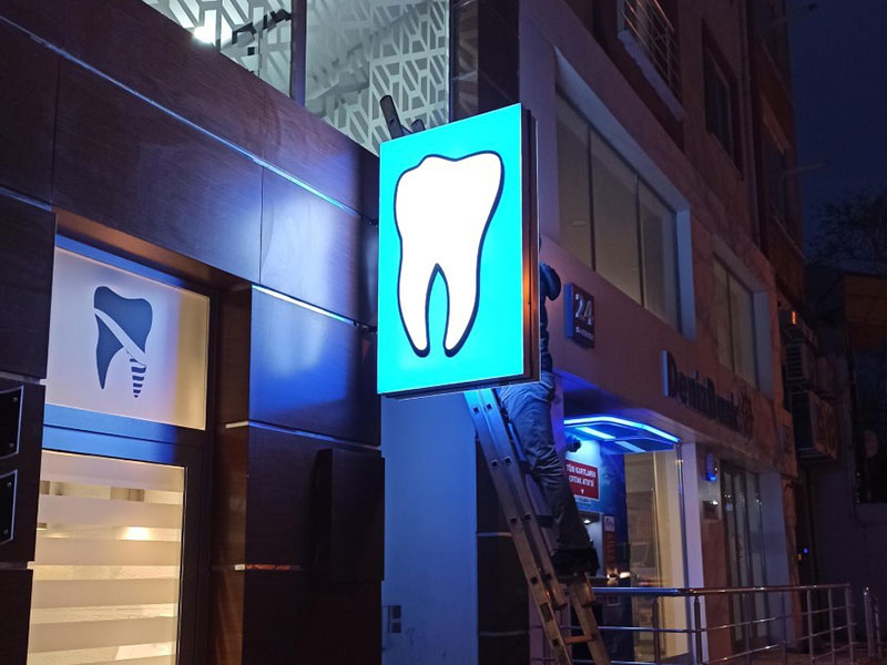 Dentist Işıklı Tabela